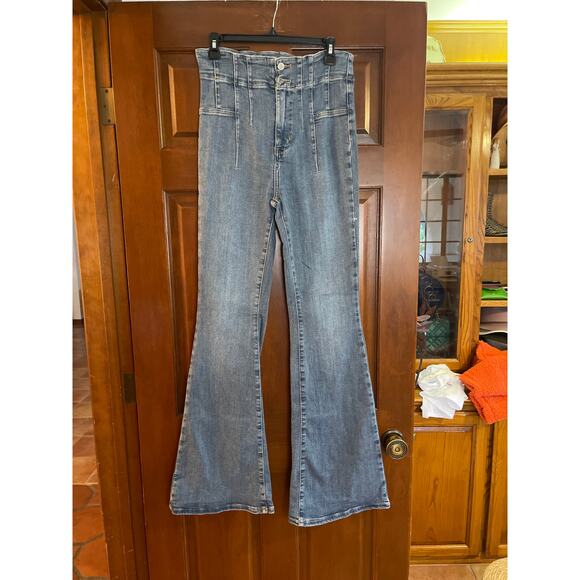 We The Free Jayde Flare in Sunburst Blue
FREE PEOPLE size 29 - Picture 3 of 10